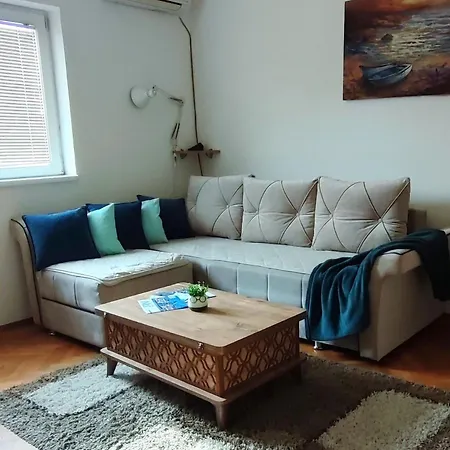 New Life Apartment *